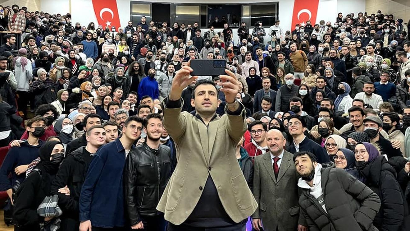Întreaga lume a devenit clienta dronelor Bayraktar după ce ucrainenii au distrus blindate rusești cu ele, a povestit Selcuk Bayraktar, ginerele lui Erdogan