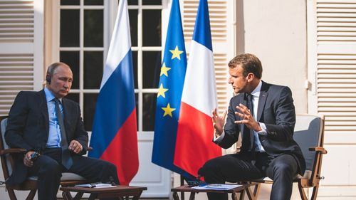 Factorul Putin în alegerile prezidențiale din Franța: Agresiunea rusă din Ucraina – un factor care nu i-a adus foloase președintelui Emmanuel Macron în sondaje