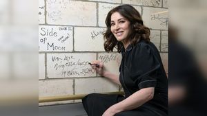 Nigella Lawson, critic culinar și vedetă TV internațională, recomandă o carte de bucate românească / Recent, ea a promovat plăcintele ardelenești