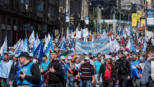 Standard&Poors: Scumpirile îi vor scoate pe europeni pe străzi / România, inclusă în plutonul țărilor cu demonstrații de obicei pașnice, chiar și atunci când participă zeci de mii de persoane