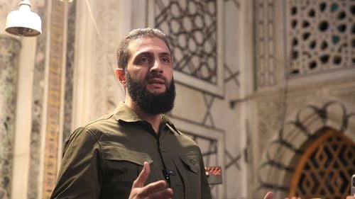 Liderul coaliției care a preluat puterea în Siria anunță dizolvarea facțiunilor combatante și cere ridicarea sancțiunilor occidentale