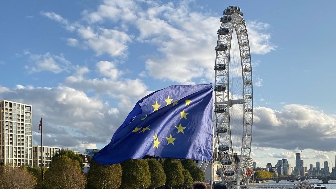 435.700 de cetățeni români au solicitat rezidența în Marea Britanie