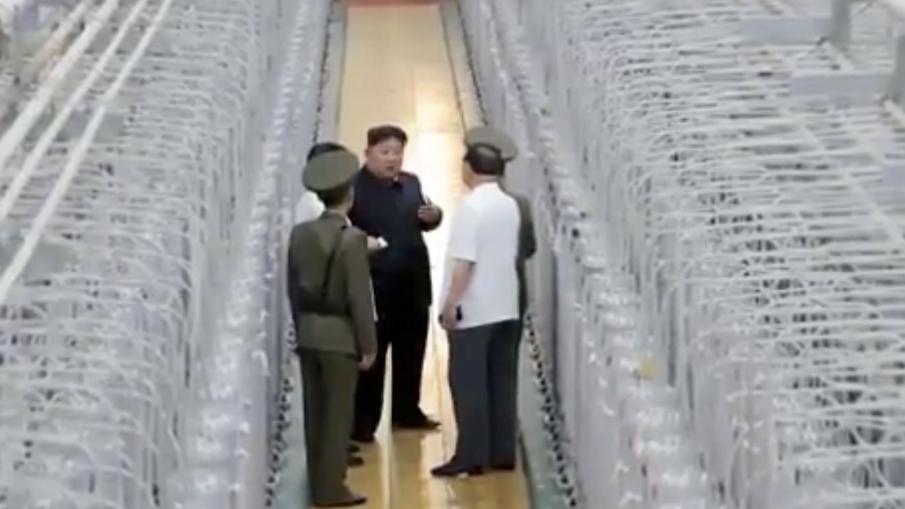 Coreea de Nord dezvăluie în premieră imagini ale unui uzine de îmbogățire a uraniului