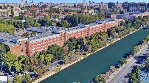 Cazarea în căminele din Regie și Leu se scumpește, anunță Universitatea Politehnica București. Decizia vine după ce universitățile au cerut și primit bani de cazare și de la Guvern, tocmai pentru a nu majora tarifele pentru studenți