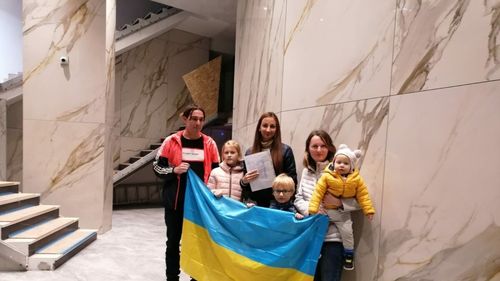 Ucrainenii cazați în stațiunea Mamaia cer Primăriei Constanța reintroducerea unei linii de autobuz/ Refugiații din Harkov, Herson, Zaporojie și Nikolaev au formulat o petiție cu peste 300 de semnături: ”Copiii merg pe jos la școală, e scump să conduci atât de des”