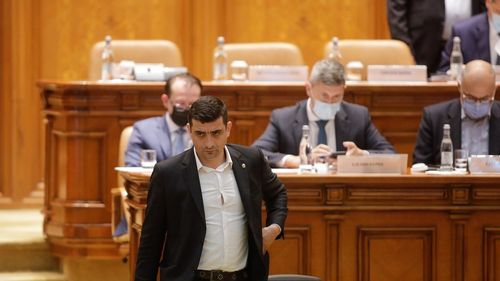 AUR anunță că inițiază negocierile pentru depunerea moțiunii de cenzură împotriva Guvernului Cîțu: Românii sunt izbiți de un tsunami al scumpirilor la alimente, energie, servicii, iar economia națională e strivită