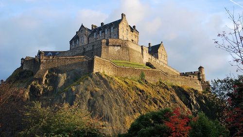 Protestatari scoțieni au ocupat marți Castelul Edinburgh. Au invocat un articol din Magna Charta Libertatum