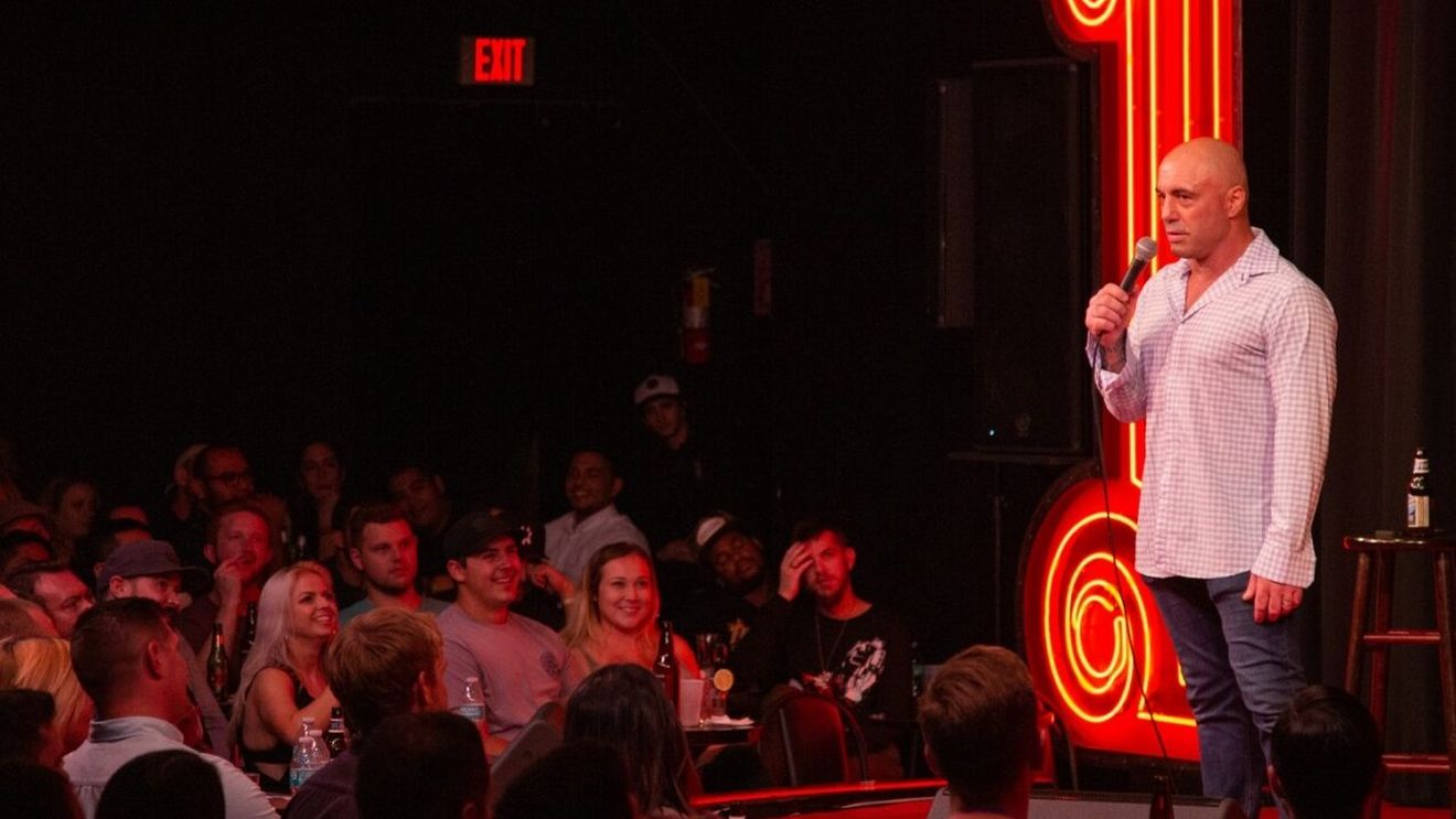 Joe Rogan, al cărui podcast este cel mai ascultat din lume pe Spotify, şi-a declarat sprijinul pentru Donald Trump