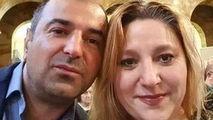 Scandalul continuă în SOS: Silvestru Șoșoacă își acuză soția de abuzuri la conducerea partidului extremist și spune că suspendarea sa e ilegală/ Diana Șoșoacă acuză implicarea serviciilor secrete, soțul ei neagă
