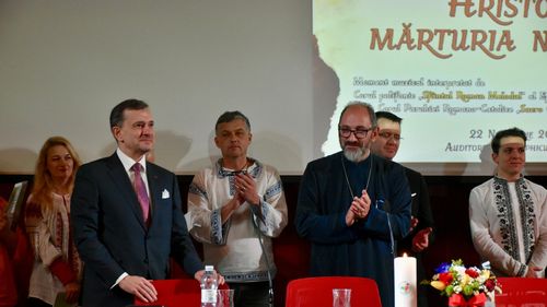 Eveniment ecumenic cu doi cunoscuți preoți, unul ortodox și unul catolic, la 1700 de ani de la Niceea, în plin asalt al curentului ortodoxist / Constantin Necula și Francisc Doboș, invitați ai Ambasadei României pe lângă Sfântul Scaun