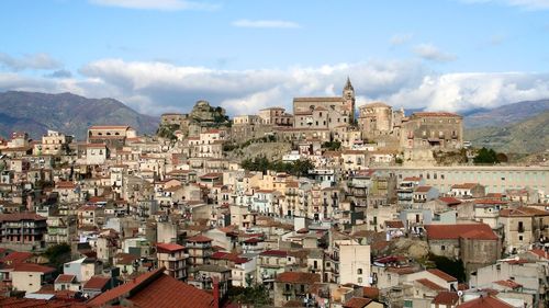 Atenționare de călătorie în Italia - trafic aerian perturbat pe aeroporturile din Palermo și Catania din cauza incendiilor