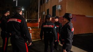 Român arestat în Italia pentru jaf armat / A furat, alături de un italian, 2.000 de euro dintr-o benzinărie / Angajatul a fost amenințat cu pistolul