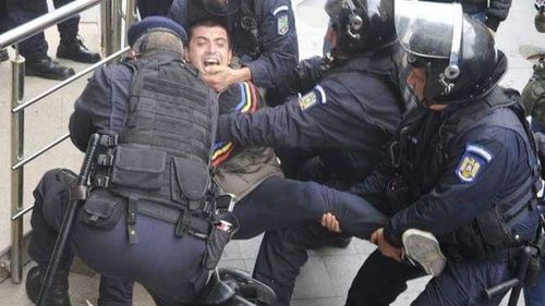 George Simion, șeful AUR, e lider de galerie de fotbal și a provocat scandaluri internaționale cu poziționările xenofobe