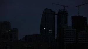 Operatorul Ukrenergo din Ucraina introduce întreruperi de curent în opt regiuni, din cauza atacurilor ruse