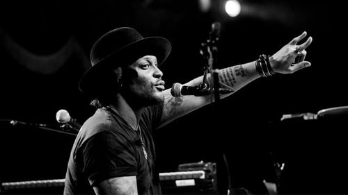 A murit D'Angelo, cântăreț american de muzică soul