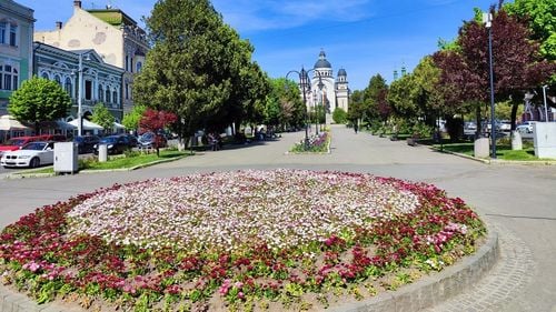 Etapa națională a Olimpiadei de Matematică – ONM 2024 începe marți, 2 aprilie, la Huși și Târgu Mureș, pentru clasele VII-VIII și de liceu. Aproape 600 de elevi calificați la ediția 74 a ONM