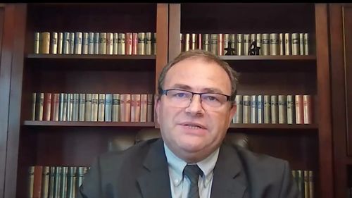 EXCLUSIV Un specialist în Boli Infecțioase și Microbiologie din SUA explică de ce important ca românii să se vaccineze în ciuda noii tulpini de coronavirus care provoacă îngrijorare în lumea medicală