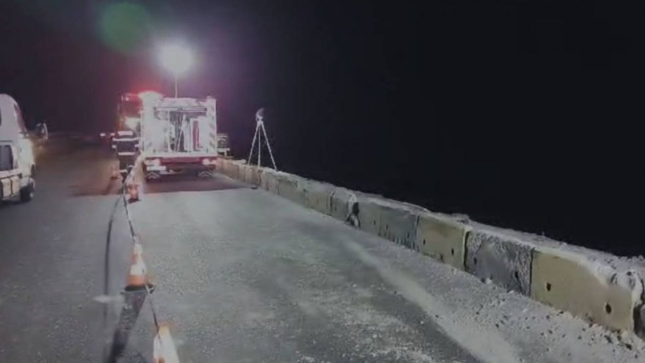 Autotren căzut în Dunăre, după ce a lovit parapetul pe DN6, în zona viaductul Bahna / Șoferul a murit