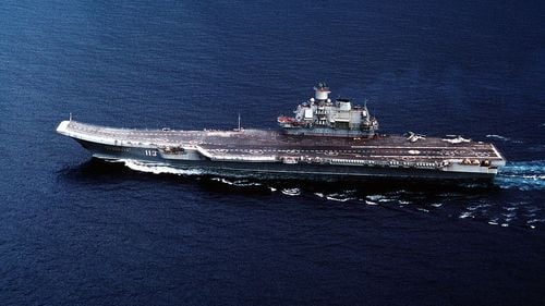 Incendiu pe singurul portavion al Rusiei, "Amiral Kuznețov" / Presa rusă vorbește despre un „fum local” care a fost eliminat