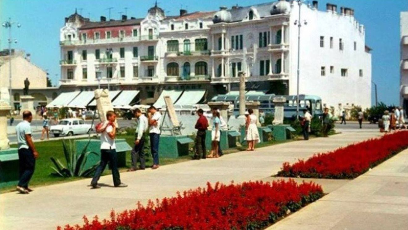 FOTO Zece imagini care arată cât de mult s-a schimbat Constanța după Revoluție/ Unele locuri, de nerecunoscut