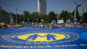 Sindicaliștii din Casa de Asigurări de Sănătate anunță protest și perturbarea serviciilor pentru pacienți. Ei cer creșteri de salarii