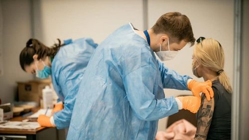 Aproximativ 6.700 de oameni au fost vaccinați la Maratonul de la Timișoara / Dominic Fritz: Trebuie să explicăm în continuare cât de important este vaccinul pentru a ne proteja