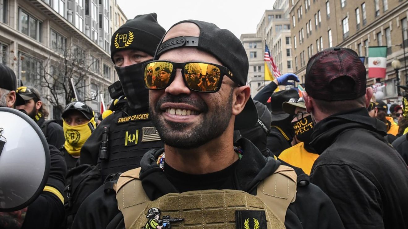 Fostul lider al grupului extremist Proud Boys, condamnat la 22 de ani de închisoare pentru atacul de la Capitoliu