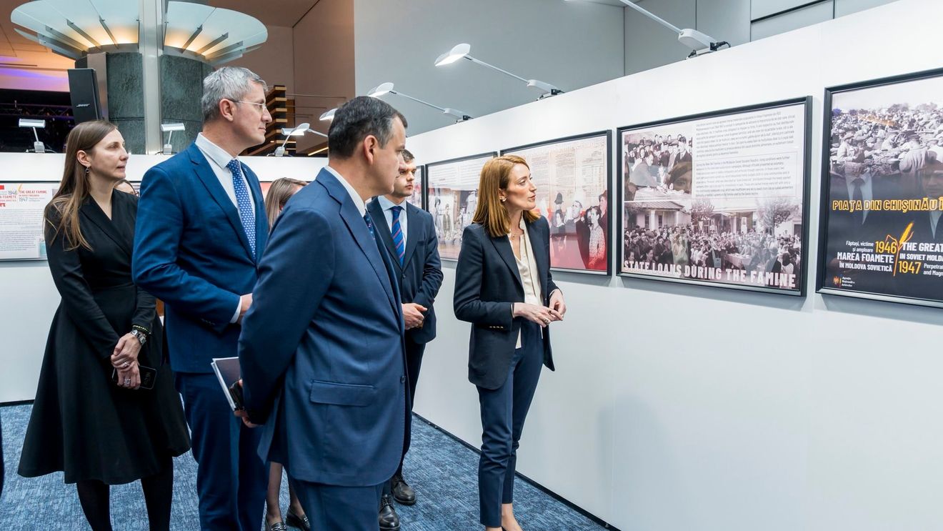 FOTO Expoziție despre marea foamete impusă de sovietici, inaugurată în Parlamentul European / Eugen Tomac, între inițiatori