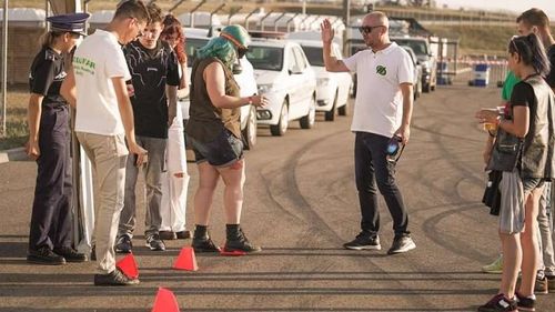 Mureș: Ochelari de simulare a efectelor vizuale ale consumului de alcool, droguri şi ciuperci halucinogene au fost testați la Festivalul  „Maris Fest”