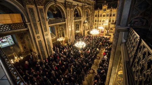 Slujbă rostită în șapte limbi la Catedrala Mitropolitană din Iași, în prima zi de Paști, inclusiv în slavona bisericească pentru refugiații ucraineni