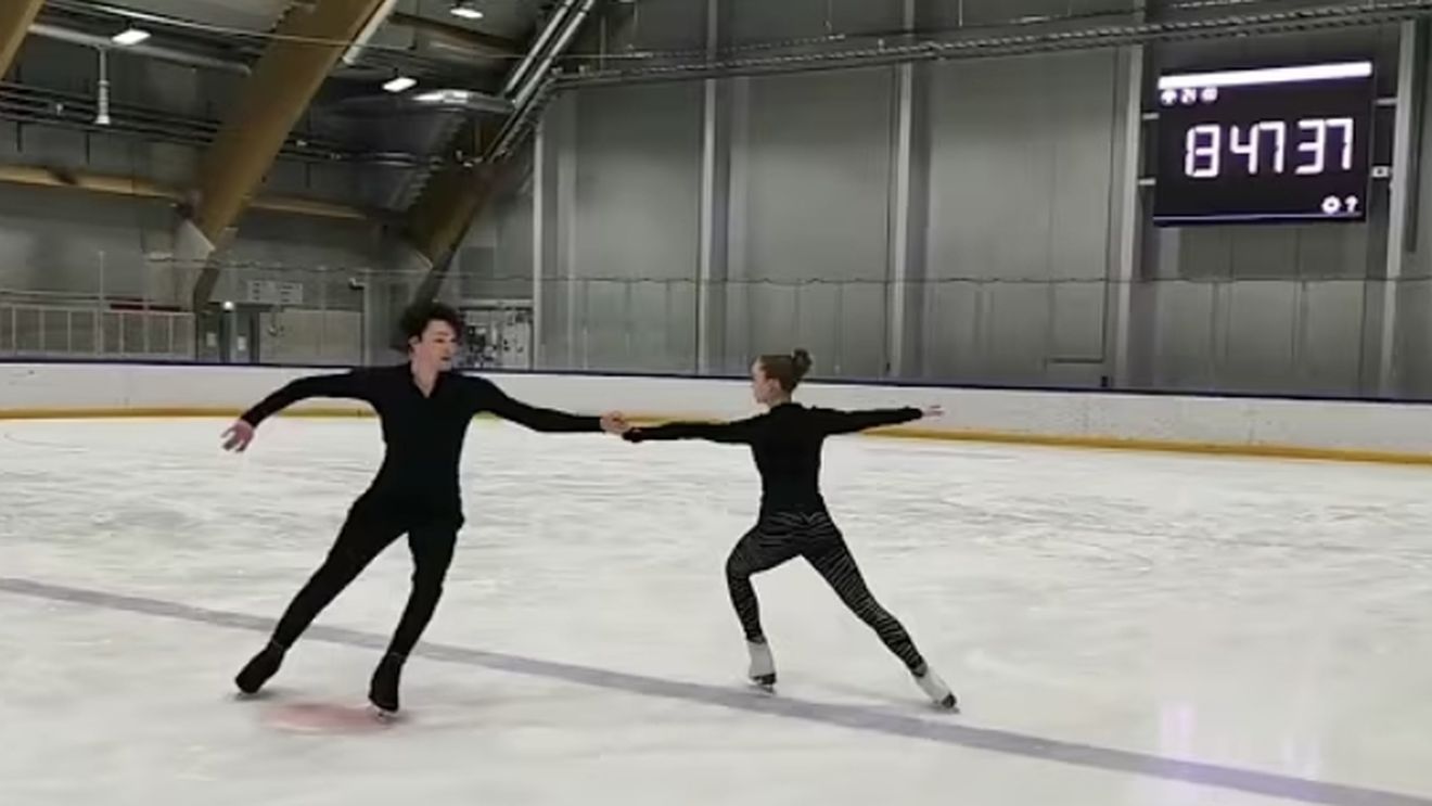 Patinaj artistic: O pereche formată din două sportive va concura în Finlanda ca urmare a modificării regulamentelor