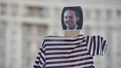 LIVE Protest anti-Florin Cîțu în Piața Victorie din București. ”PSD+PNL = LOVE(LE). Garantat de Werner”