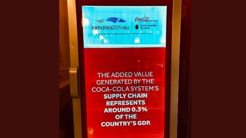 Coca Cola e mândră să susțină Președinția României la Consiliul UE: un ziarist german, uimit de parteneriatul guvernului cu firma de băuturi răcoritoare