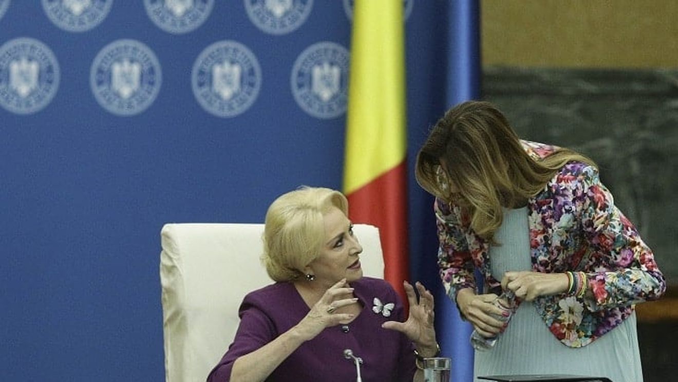 VIDEO Digi24: Dăncilă a fugit de presă la Craiova: „Nu are scrise răspunsurile” / Anterior, Dăncilă a făcut două greșeli într-o singură propoziție