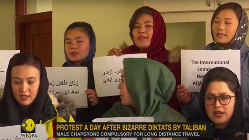 Zeci de femei din Afganistan au manifestat în capitală, solicitând să le fie respectate drepturile și să înceteze crimele în rândul familiilor susținătorilor vechiului regim