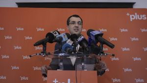 Vlad Voiculescu cere USR ca la orice negociere cu liberalii să participe și PLUS. ”USR-PLUS poate opri o nouă ciumă, de data asta de altă culoare”