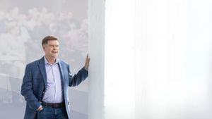 Jason Palmer, un democrat necunoscut, l-a înfrânt pe Joe Biden în caucusul din Samoa Americană / Politicianul nu a călcat niciodată în acest teritoriu înainte de alegeri