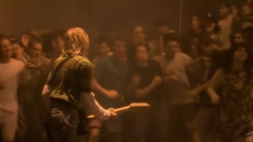 O chitară care i-a aparţinut lui Kurt Cobain, vândută la licitaţie cu peste 1,5 milioane de dolari