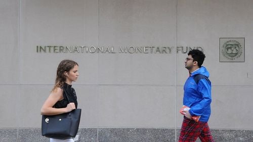 BREAKING FMI recomandă României reforme fiscale suplimentare pentru a strânge încă 2% din PIB: simplificarea TVA, eliminarea privilegiilor fiscale / „Apoi ar trebui să se ia în considerare reintroducerea impozitării progresive” / Impozitul pe cifra de afaceri trebuie reconsiderat