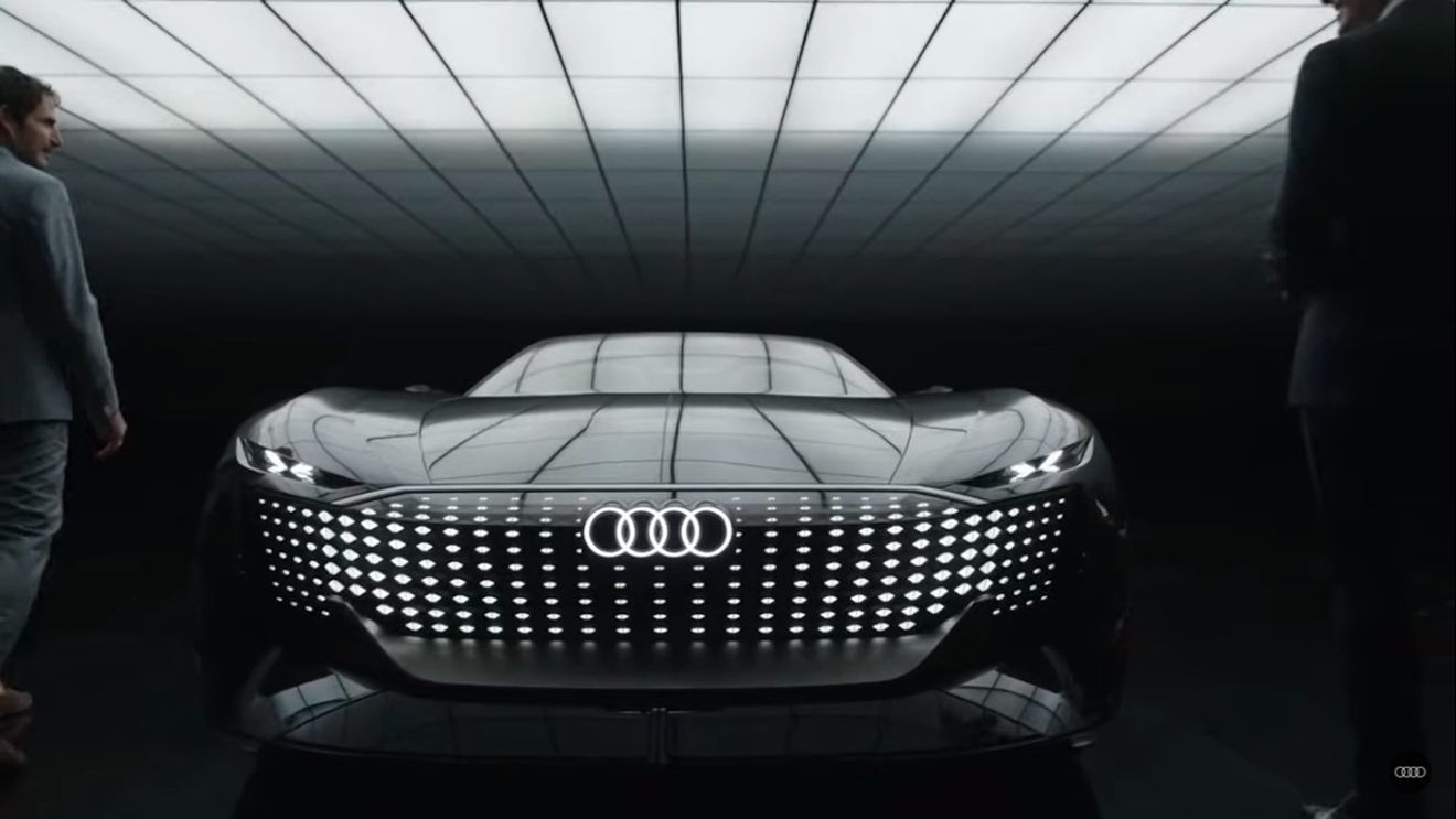 VIDEO Skysphere, noul vehicul concept prezentat de Audi: Modelul electric decapotabil se poate conduce singur, își schimbă dimensiunile și are volan și pedale retractabile