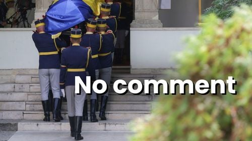 Zeci de mii de oameni la funeraliile lui Corneliu Coposu și Regelui Mihai. Străzi pustii la Iliescu