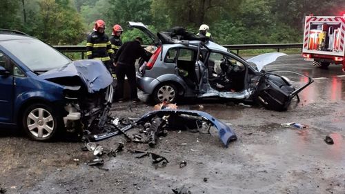 Cluj: O tânără de 21 de ani a murit într-un grav accident de circulație, la ieșire din localitatea Ciucea / Alte trei persoane, printre care o minoră de 10 ani, au ajuns la spital