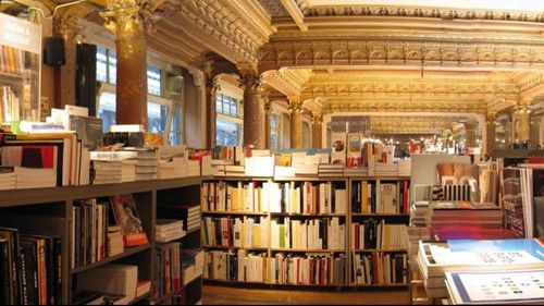 În Belgia, cartea a fost clasificată drept ''bun esenţial'' pentru ca librăriile să poată rămâne deschise pe perioada lockdown-ului