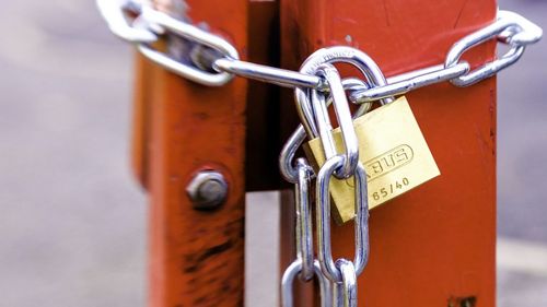 Două magazine Kaufland şi Lidl, închise temporar de inspectorii OPC, în Brașov / Au fost depistate diferențe de prețuri și probleme la gramaj de la raft la casierie, vitrine frigorifice sparte, diferenţe de gramaj / Kaufland a fost redeschis după câteva ore