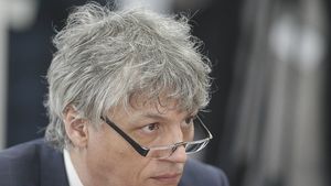 Inițiativă PSD: Dezincriminarea deținerii fără drept de muniție letală / Fapta nu se mai pedepsește cu închisoare, ci doar cu amendă