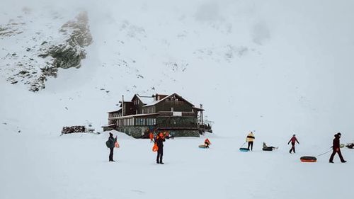 Risc mare de avalanșă la Bâlea Lac. Stratul de zăpadă în zonă măsoară 32 de centimetri