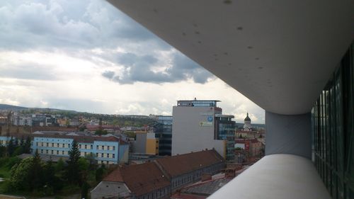 Ziar grecesc: Banca Mării Negre acordă un împrumut de 50 de milioane de euro pentru o clădire "verde" de birouri în Bucureşti