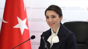 Guvernatoarea băncii centrale din Turcia a demisionat după opt luni în funcţie, invocând nevoia de a-şi proteja familia / Hafize Gaye Erkan susține că este ținta une campanii agresive de defăimare