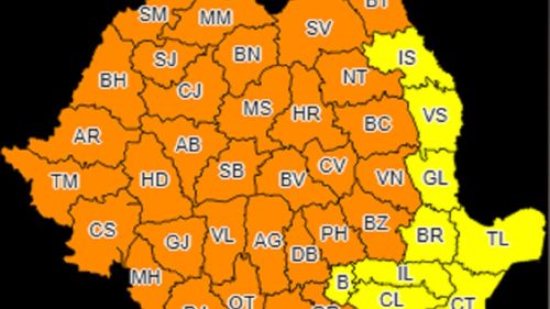 Cod portocaliu de grindină şi vijelii în 32 de judeţe, începând de la ora 14.00 / În multe zone din țară vor fi vijelii puternice, frecvente descărcări electrice şi grindină 
