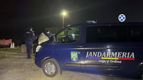 O fată de 13 ani dispărută de acasă în ziua de Crăciun a fost găsită de jandarmi / Adolescenta era într-o zonă împădurită, în stare de şoc, şi nu a putut povesti cum a ajuns acolo